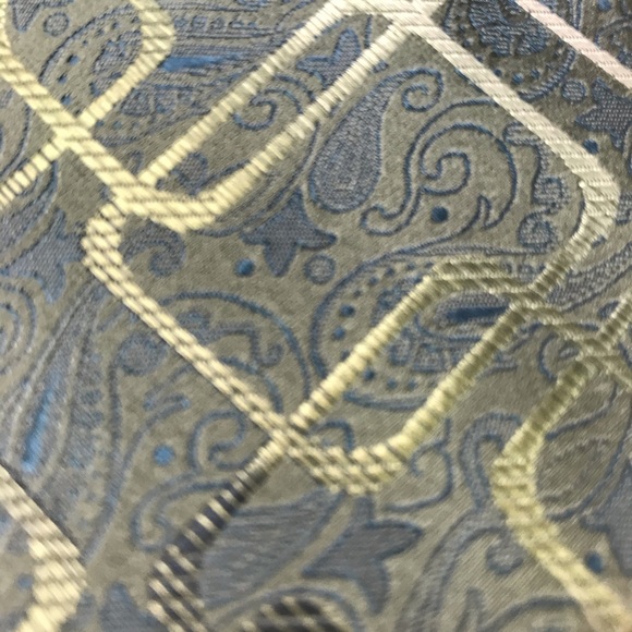 Concepts by Claiborne Light Green 100% Silk Tie - Picture 6 of 8